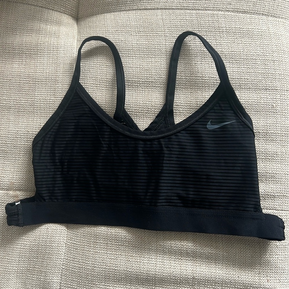 Nike top size S